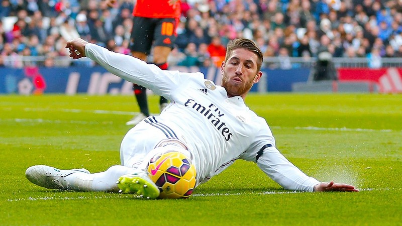 CB trong bóng đá là gì? Vai trò của CB trong bóng đá 1 CB trong bóng đá là gì? Vai trò của CB trong bóng đá