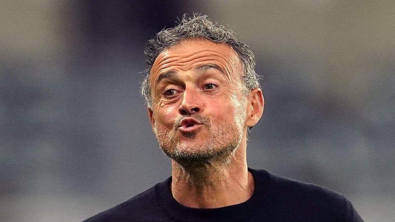 Huấn luyện viên Luis Enrique - Vị bác học điên và lần thử lửa khó khăn nhất