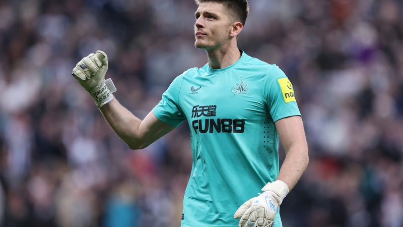 Thủ môn Nick Pope - Thủ thành nhầm thời lại còn xui xẻo