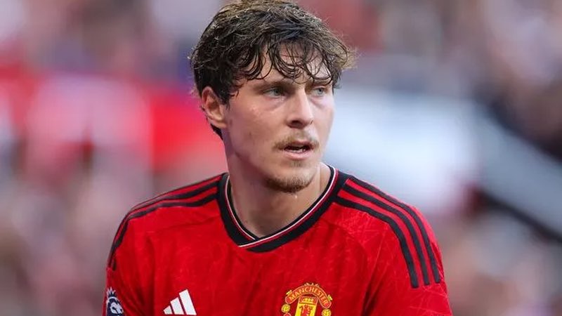 Cầu thủ Victor Lindelof - Người băng thứ 2 và tương lai khó đoán 1 Cầu thủ Victor Lindelof - Người băng thứ 2 và tương lai khó đoán