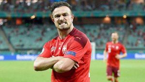 Cầu thủ Xherdan Shaqiri - Gã lùn là ác mộng của những trận cầu lớn